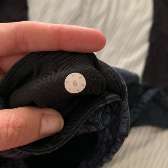 Lululemon deep breath crop - Picture 12 of 13